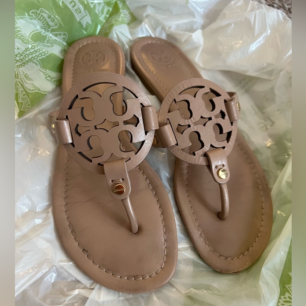 Tory Burch Nude Flat Sandals Size 7.5